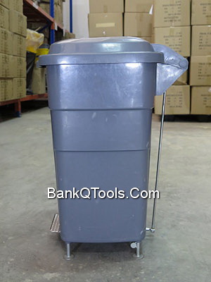 ถังขยะพลาสติก ขนาด 70 ลิตร ทรงสี่เหลี่ยม แบบมีเท้าเหยียบ-C-6002-3