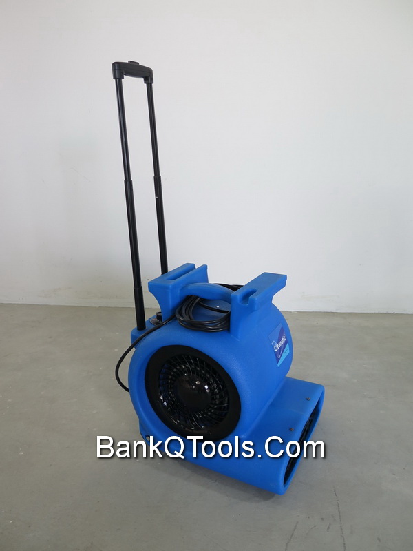 เครื่องเป่าลมพื้น Clenatic C8008