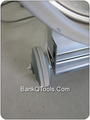 เครื่องขัดพื้นและปั่นเงาพื้น พร้อมถังซักพรม ขนาด 18 นิ้ว Cleanatic รุ่น C-8024T 